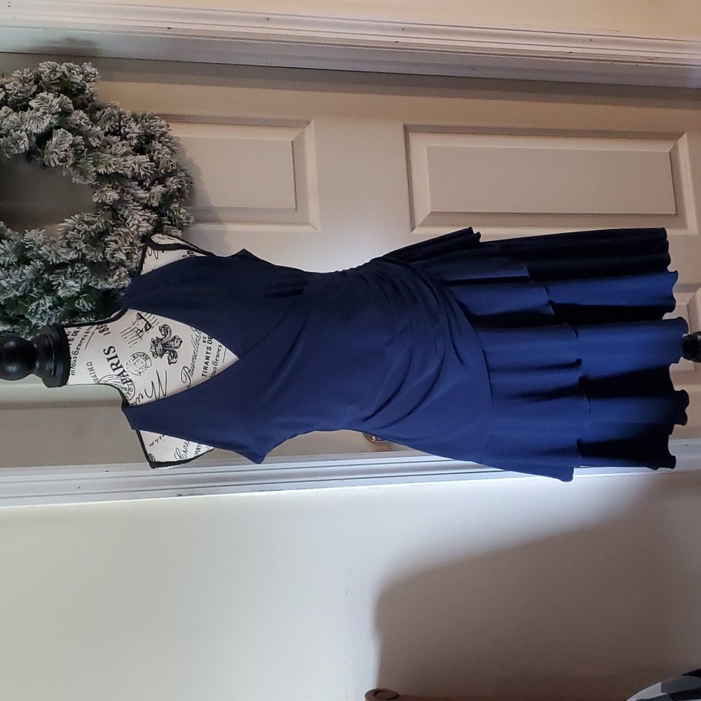 Luxe by Carmen Marc Valvo blue dress